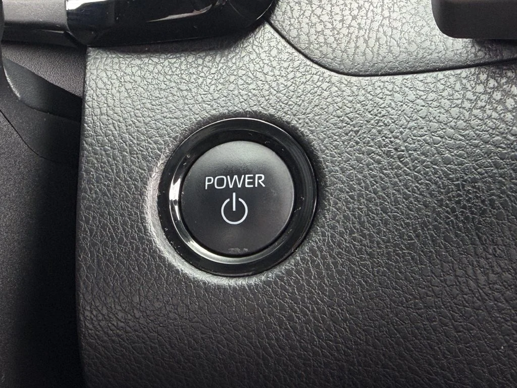 Used 2025  Toyota SE image 24