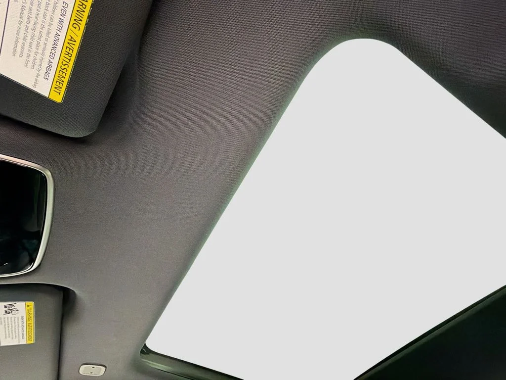 New 2027 Fuji White Land Rover Dynamic SE image 23