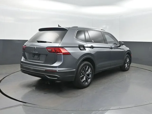 Used 2022 Gray Volkswagen 2.0T SE image 37