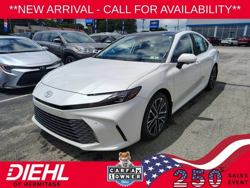 Used 2025 Off-white Toyota XLE image 1
