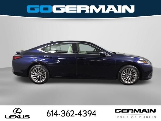 Used 2022  Lexus 250 image 5