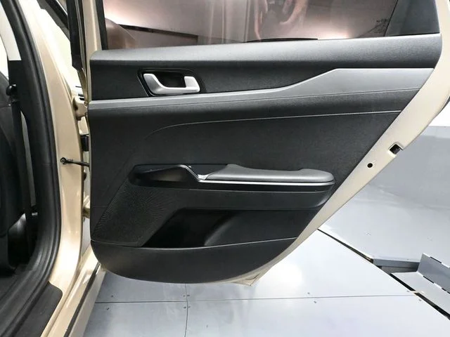Used 2021 Beige Kia LXS image 39