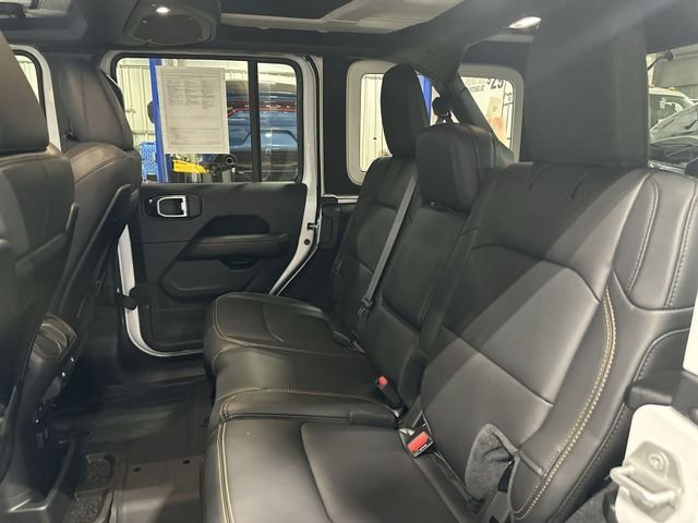 Used 2025 White Jeep Sahara image 31