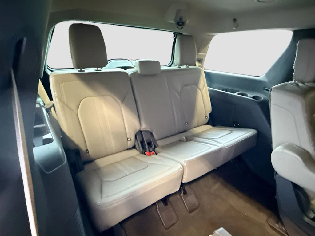 Used 2019 Gray Ford Limited image 28