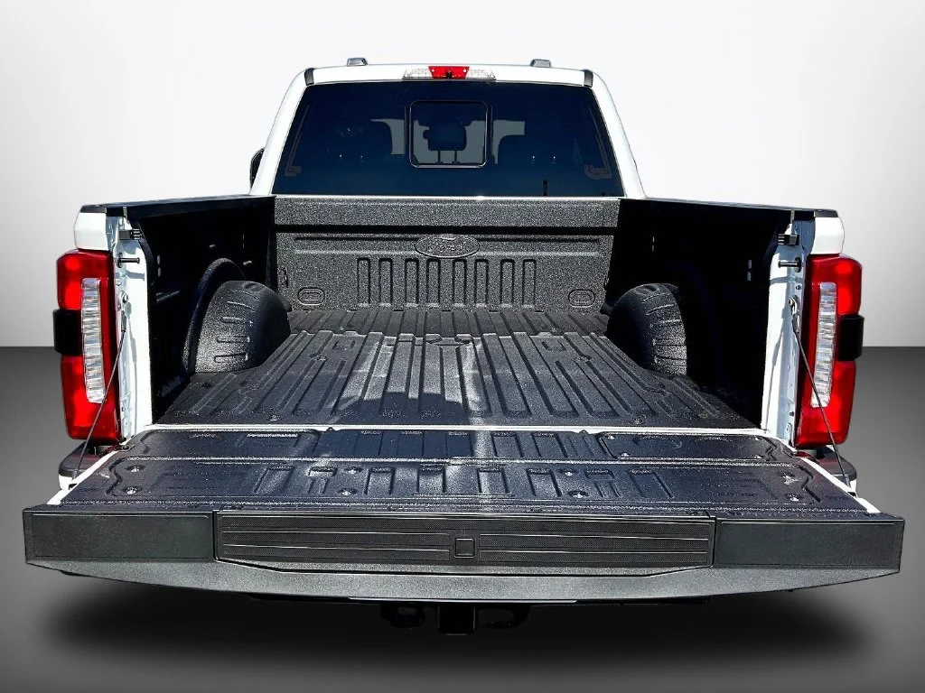 New 2027 White Ford Lariat image 17