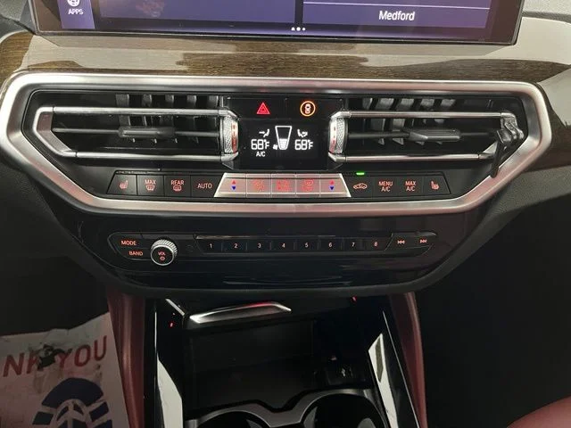 Used 2022 White BMW xDrive30i image 32