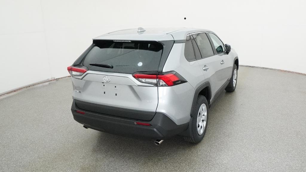 New 2025 Silver Sky Metallic Toyota LE image 5
