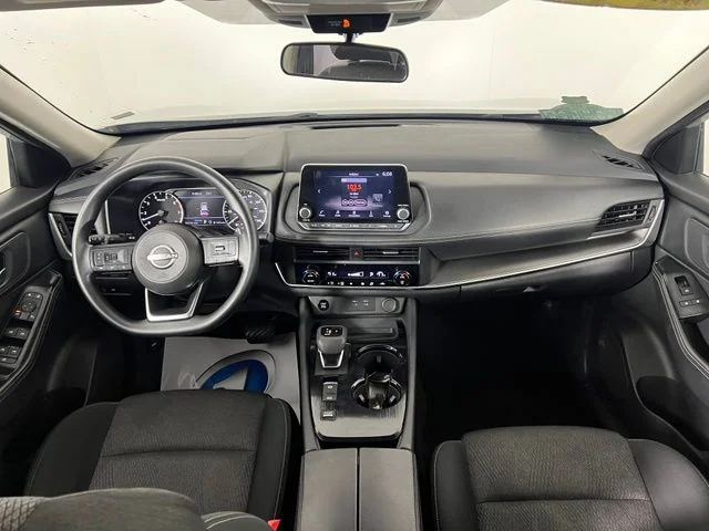 Used 2024 Silver Nissan SV image 30