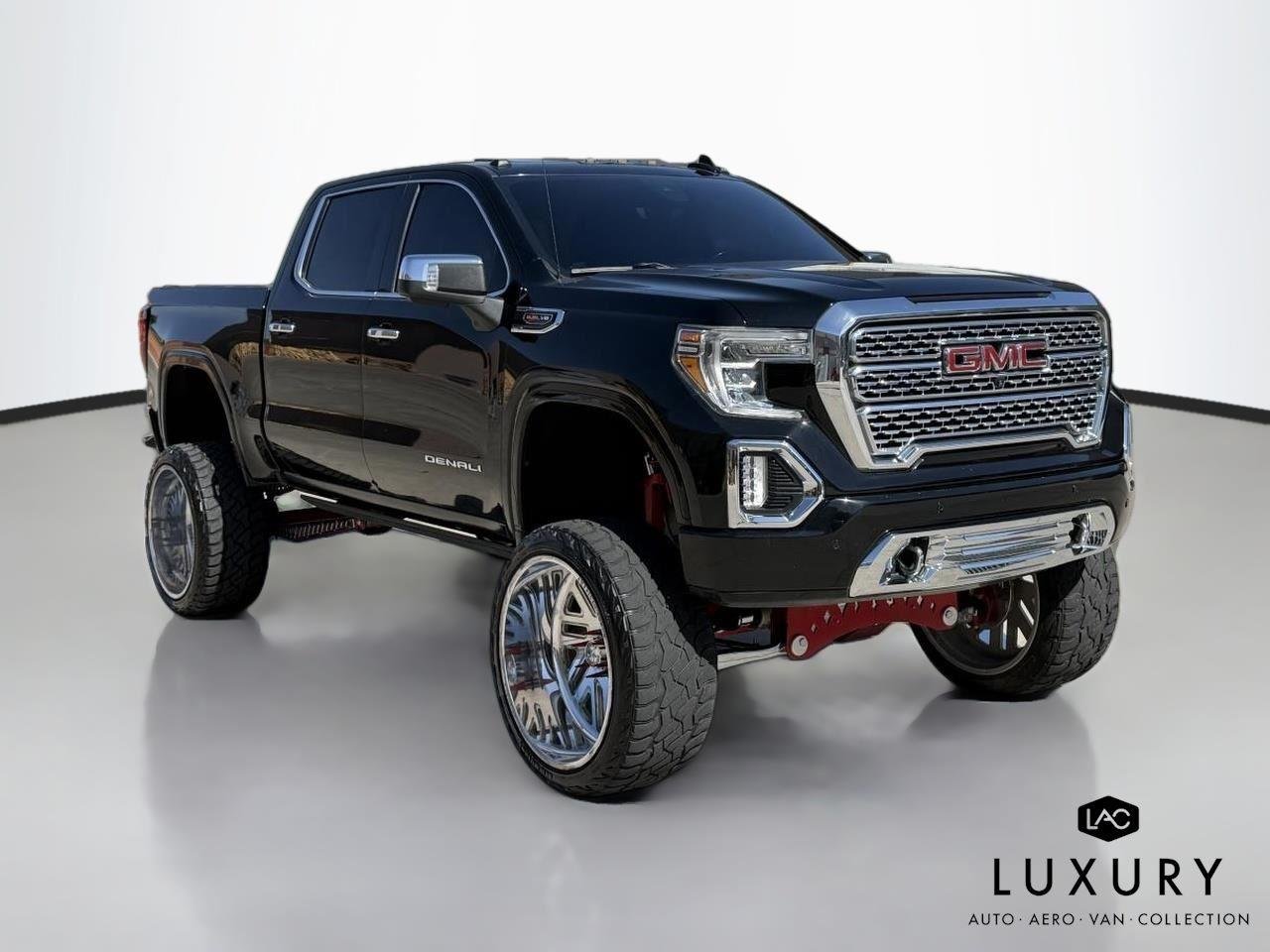 Used 2019 Onyx Black GMC Denali image 3