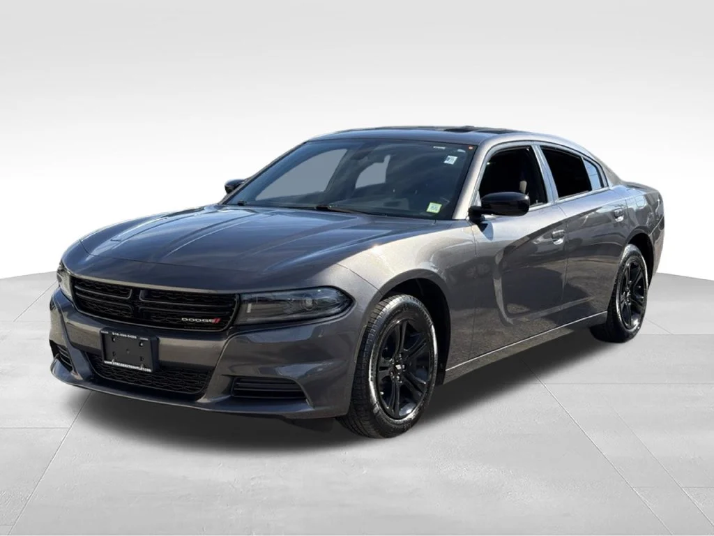 Used 2023 Gray Dodge SXT image 3