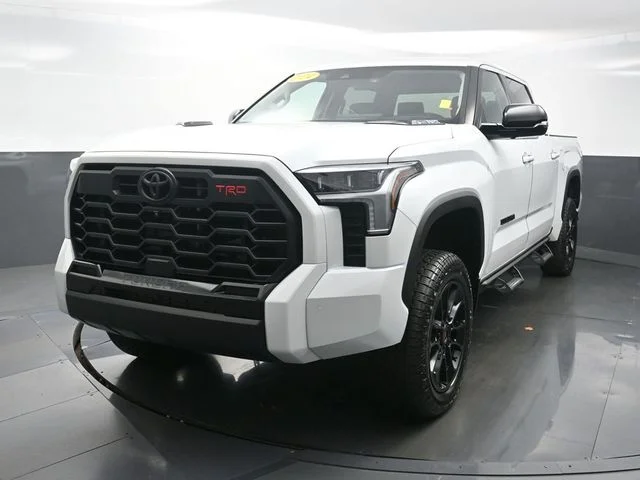 Used 2024  Toyota  image 1