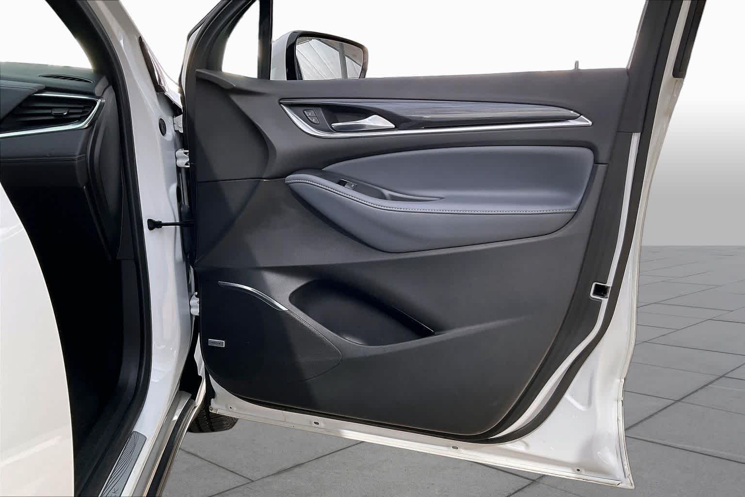 Used 2022 Summit White Buick Premium image 19