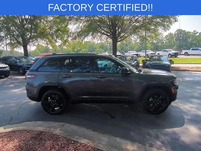 Used 2025 Gray Jeep Altitude X image 6