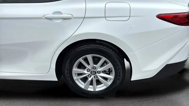 Used 2025 White Toyota LE image 33