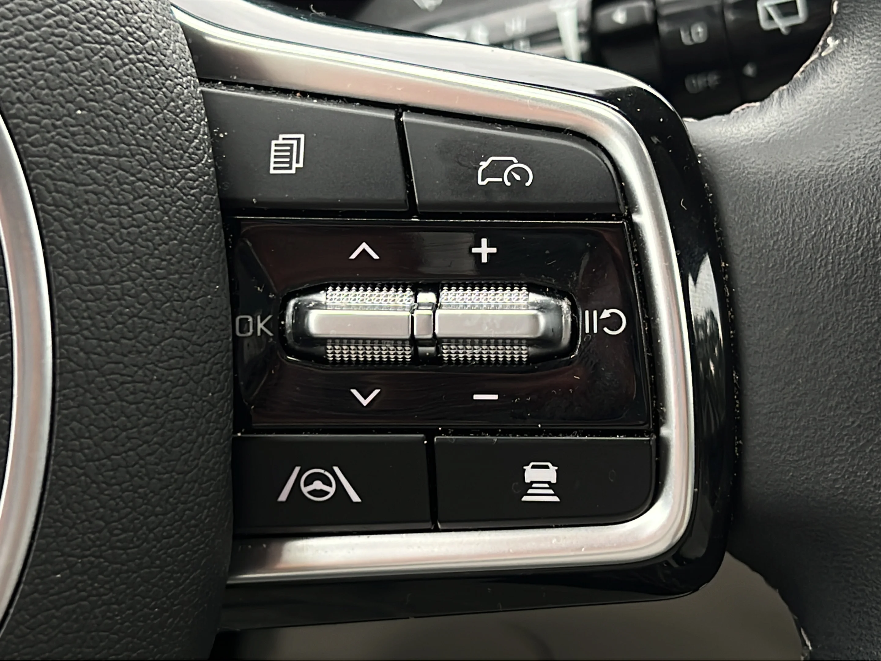 Used 2025 Wolf Gray Kia EX image 25