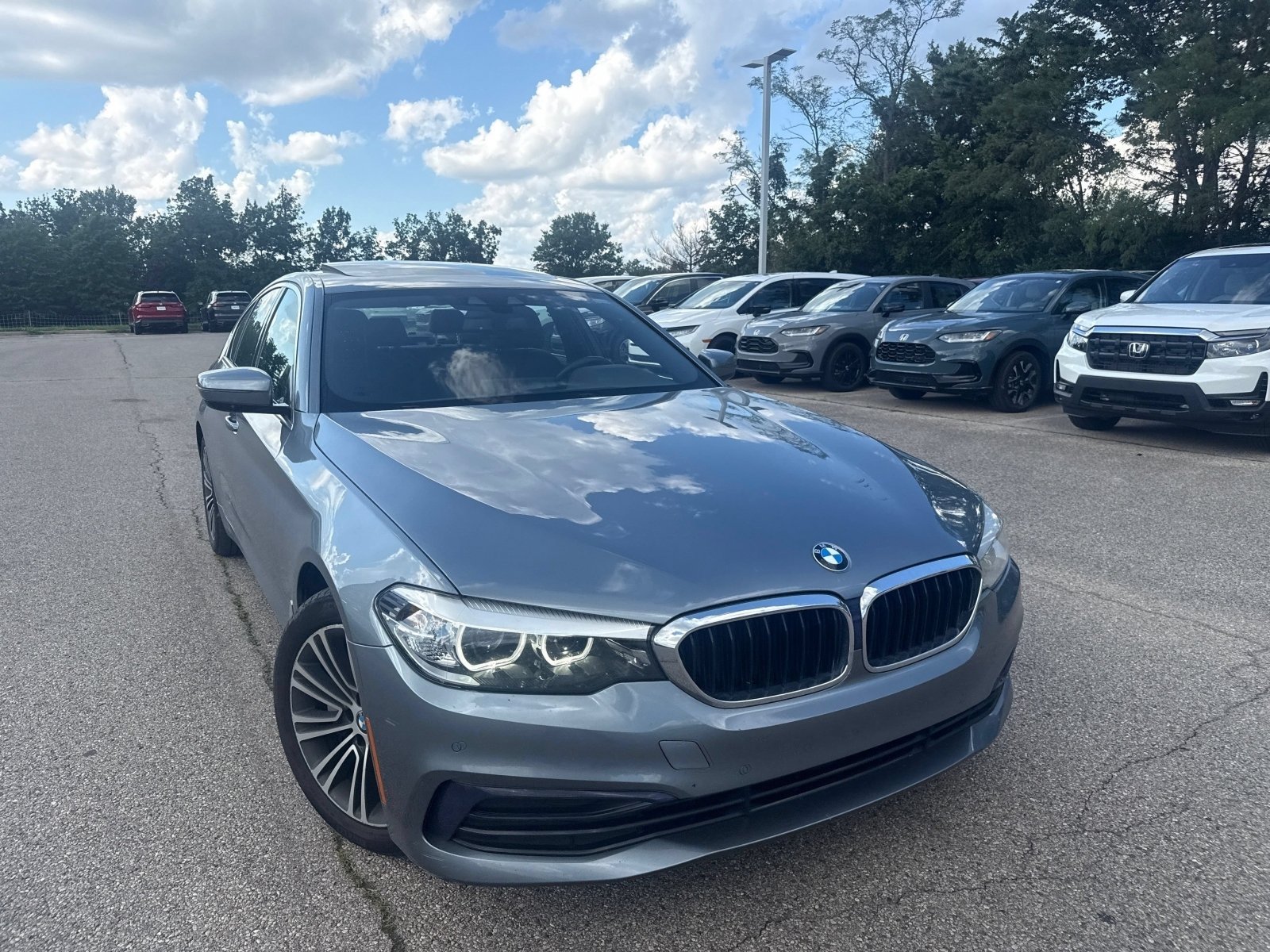 Used 2019 Bluestone Metallic BMW 530i xDrive image 21