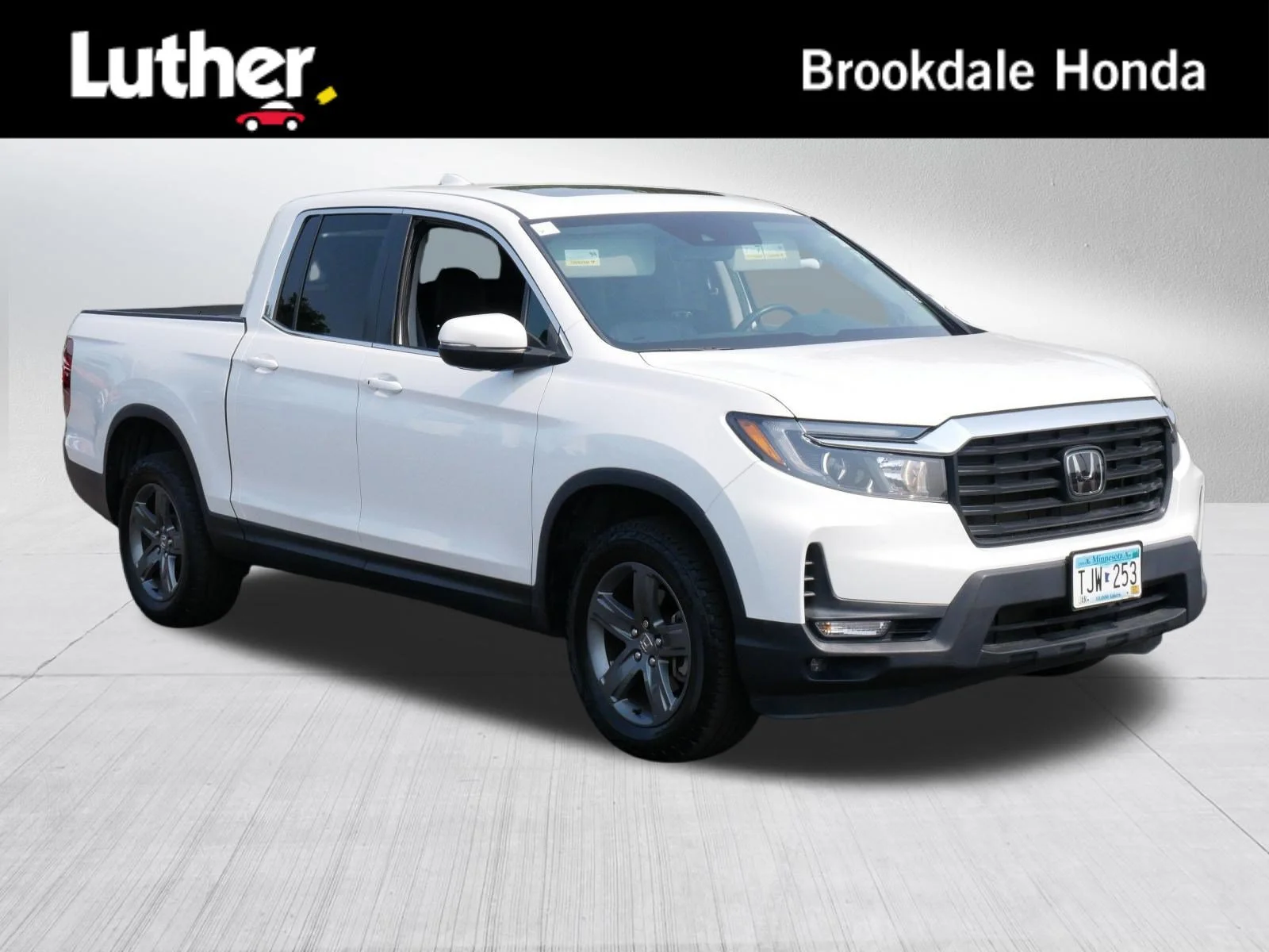 Used 2023 Platinum White Pearl Honda RTL image 1
