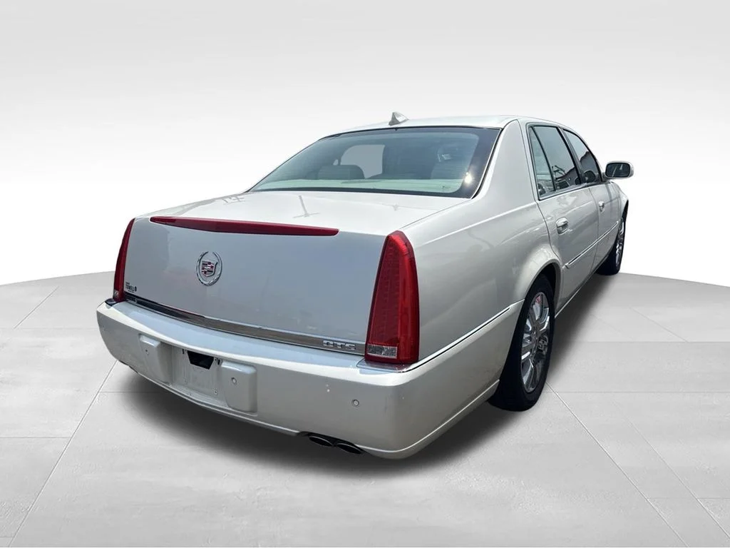 Used 2011 White Cadillac Platinum image 2