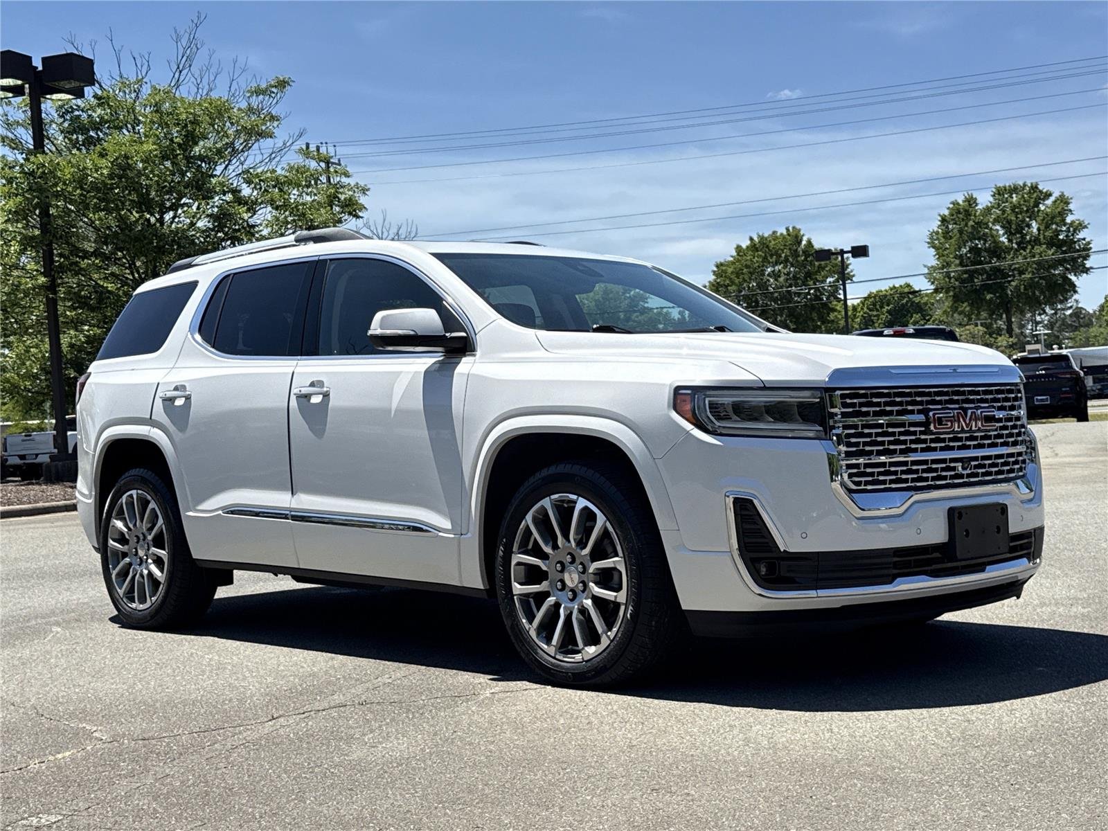 Used 2023 White Frost Tricoat GMC Denali image 35