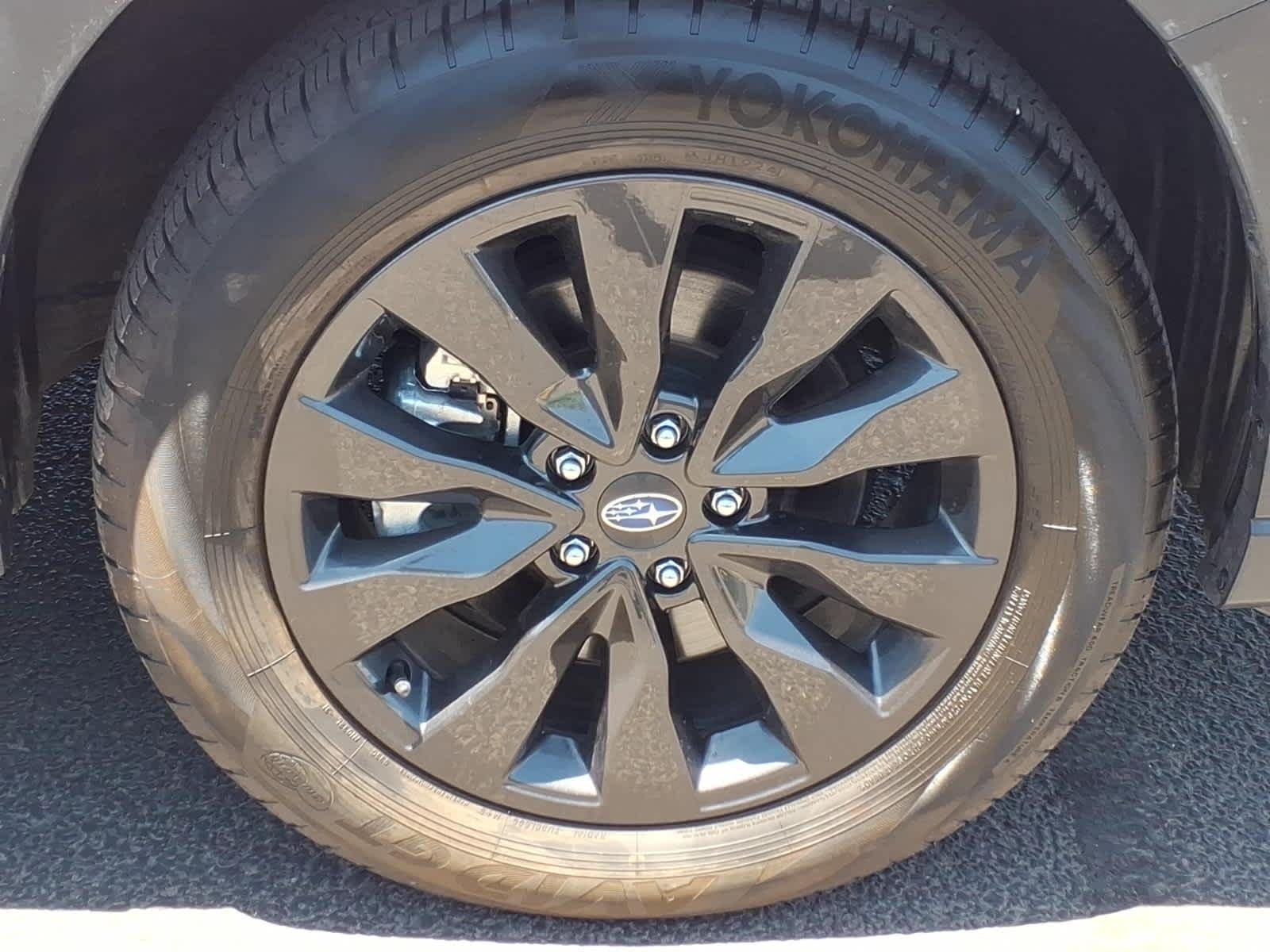 Used 2025 Ice Silver Metallic Subaru Onyx Edition image 9