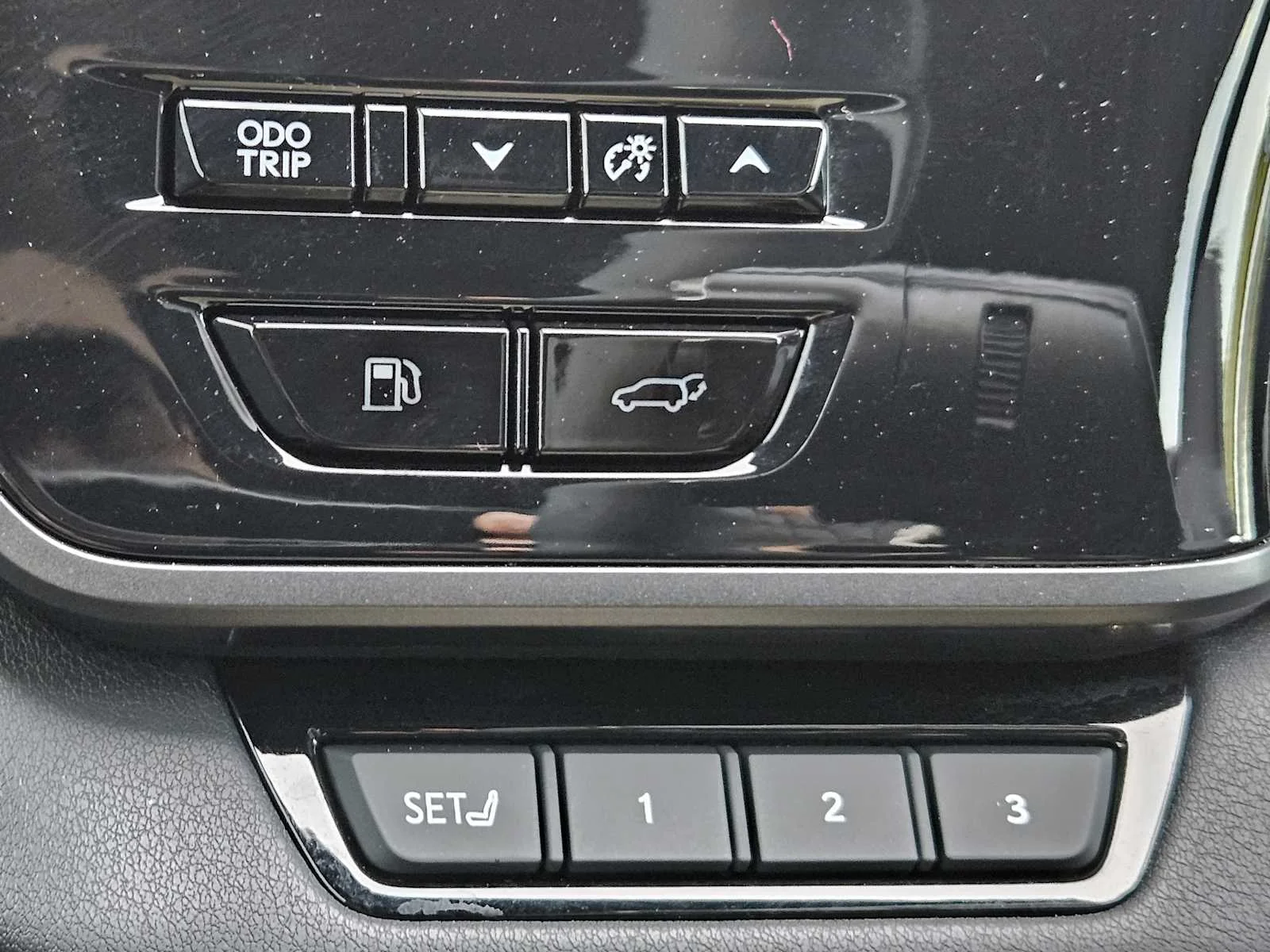 Certified Used 2025 CELESTIAL SILVER Lexus Premium image 16