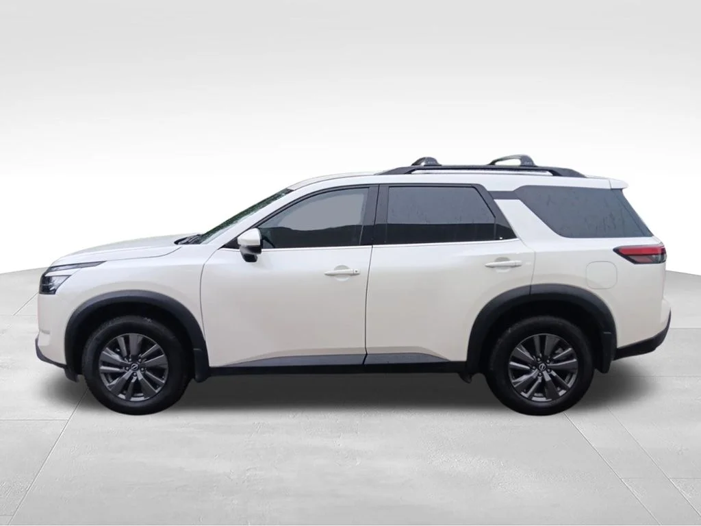 Used 2024 Pearl White Tricoat Nissan SV image 4