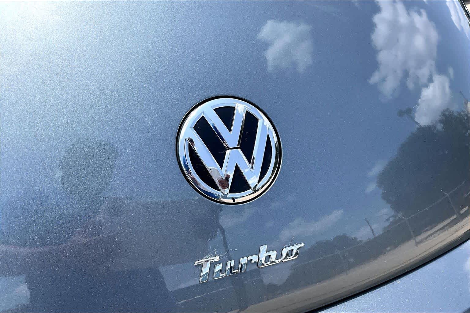 Used 2016 Platinum Gray Metallic Volkswagen 1.8T Fleet Edition image 31