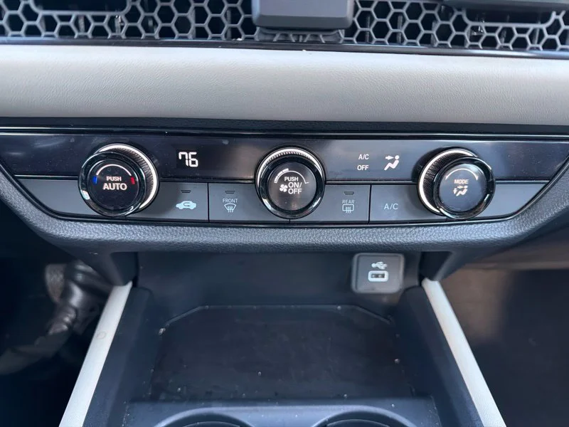 Used 2024  Honda LX image 16