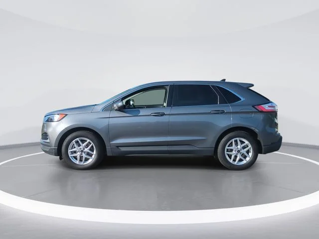 Used 2024 Gray Ford SEL image 5