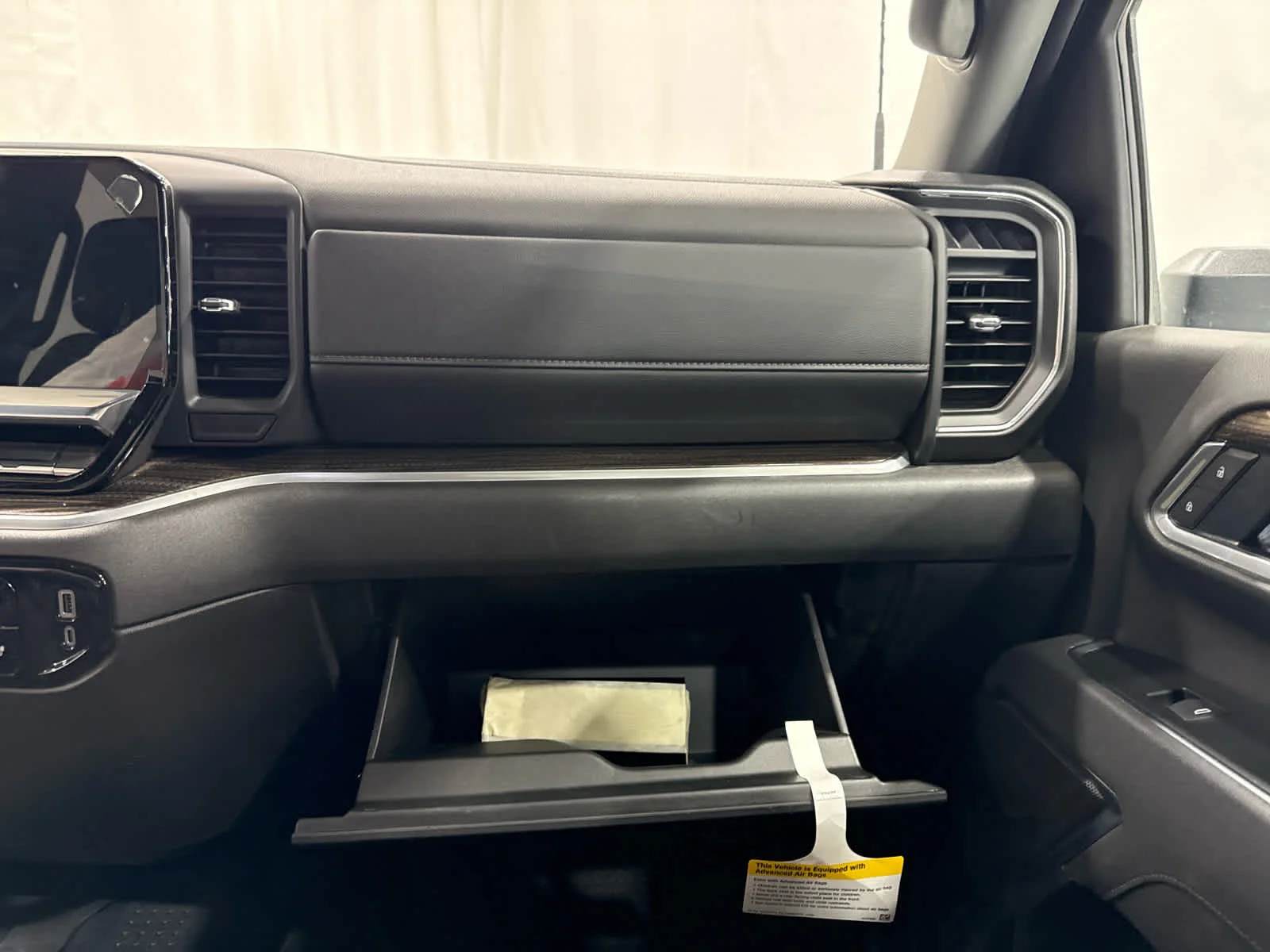 Used 2026 Summit White Chevrolet LT image 21