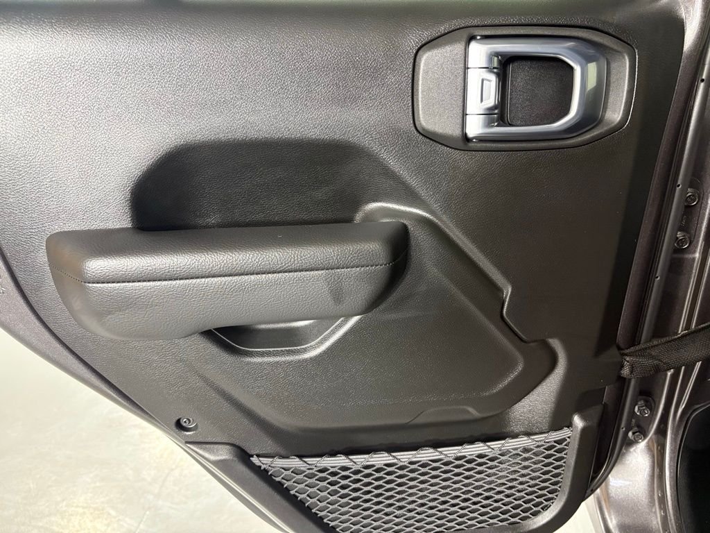 New 2026 Granite Crystal Metallic Clearcoat Jeep 85th Anniversary Edition image 33