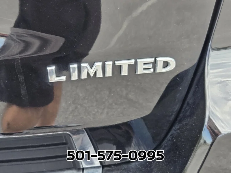 Used 2017 Diamond Black JEEP LIMITED 4X4 image 14