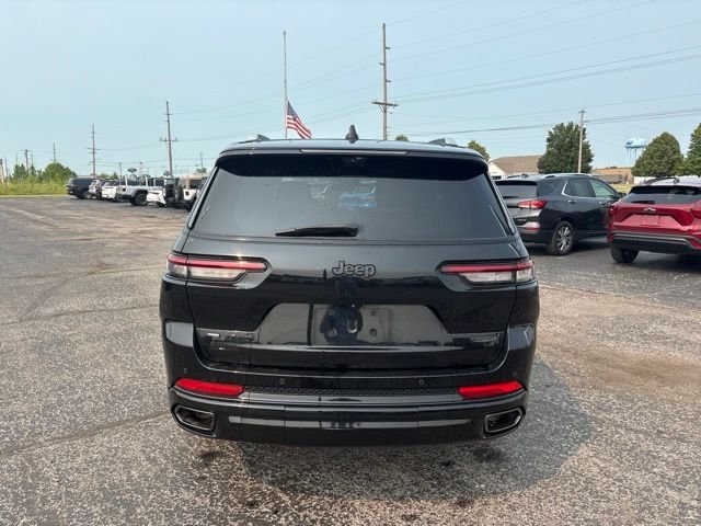 Used 2023 Black Jeep Summit image 9