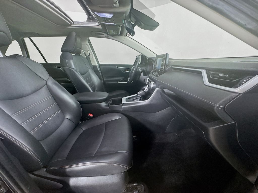 Used 2022 Midnight Black Metallic Toyota XLE Premium image 35