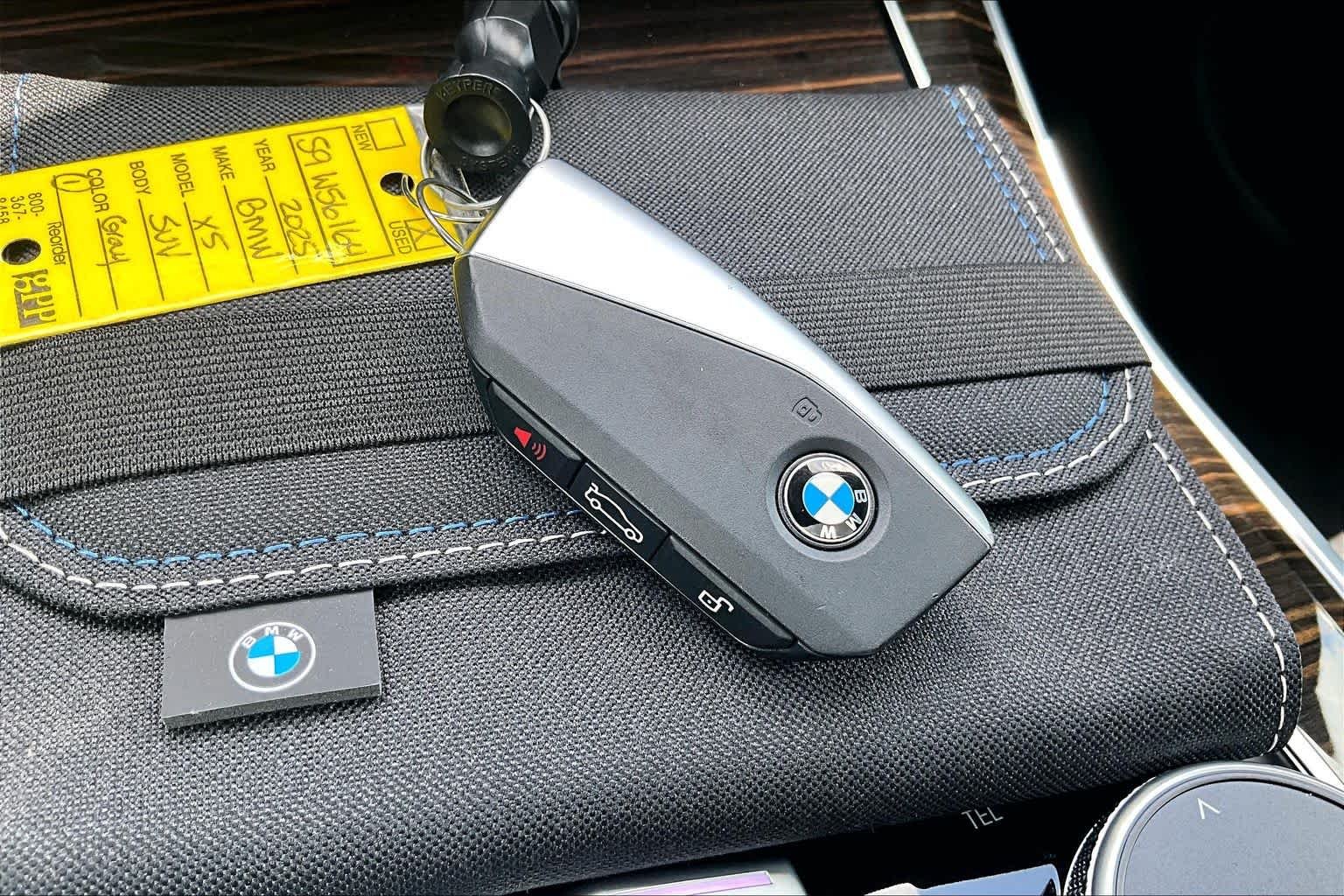 Used 2025 Skyscraper Grey Metallic BMW sDrive40i image 15