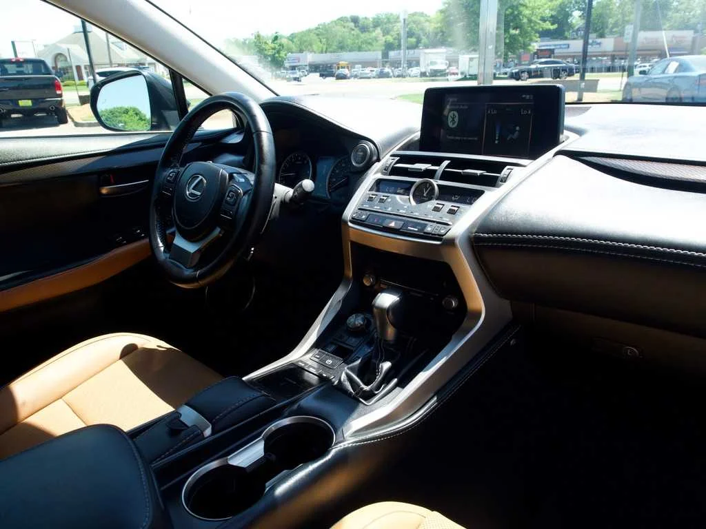 2021 Lexus NX 300 - Photo 36