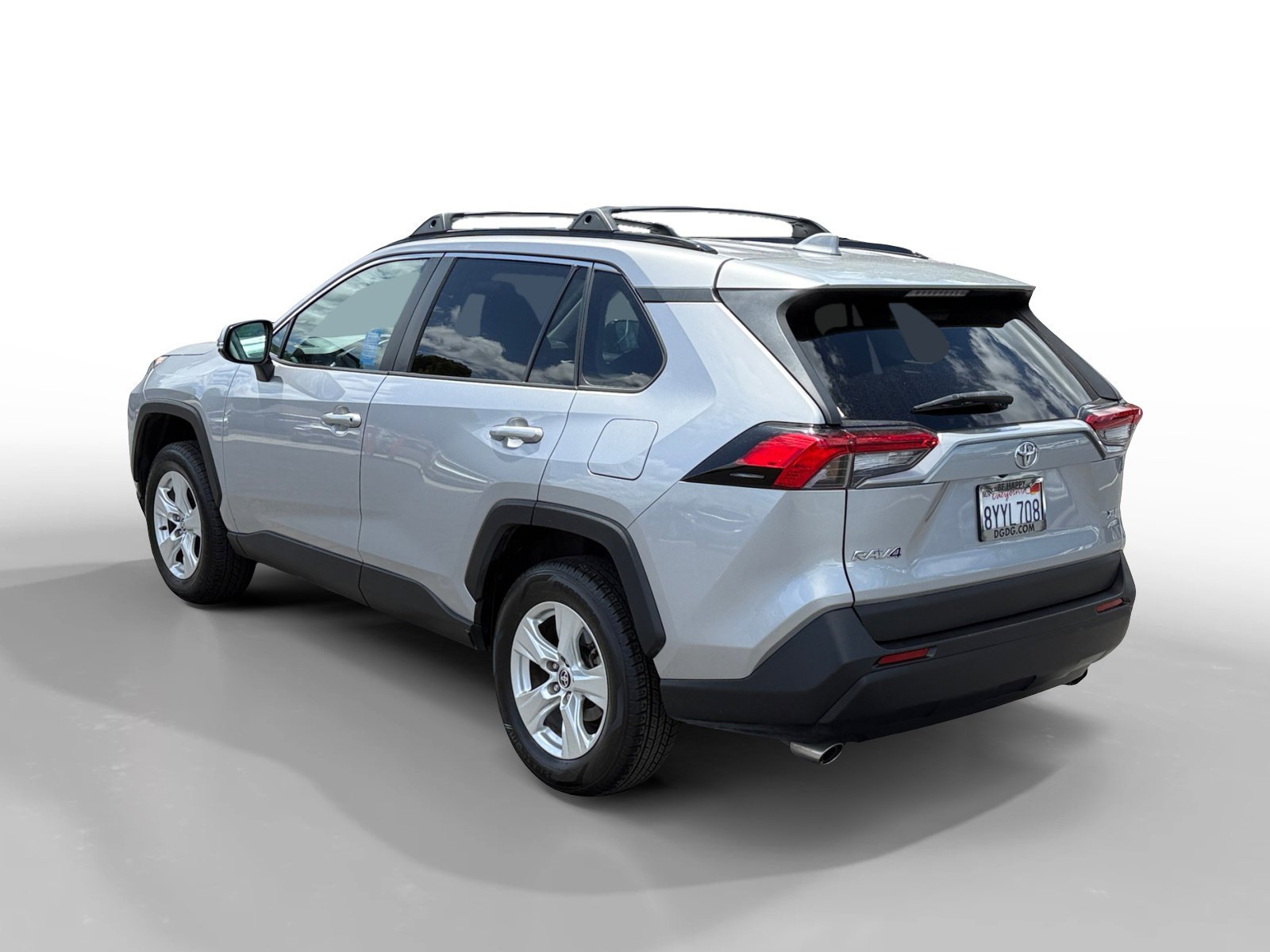 Used 2021 Silver Sky Metallic Toyota XLE image 3