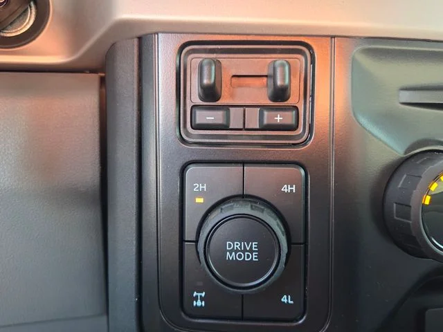 New 2026 Oxford White Ford F-350® XL image 21