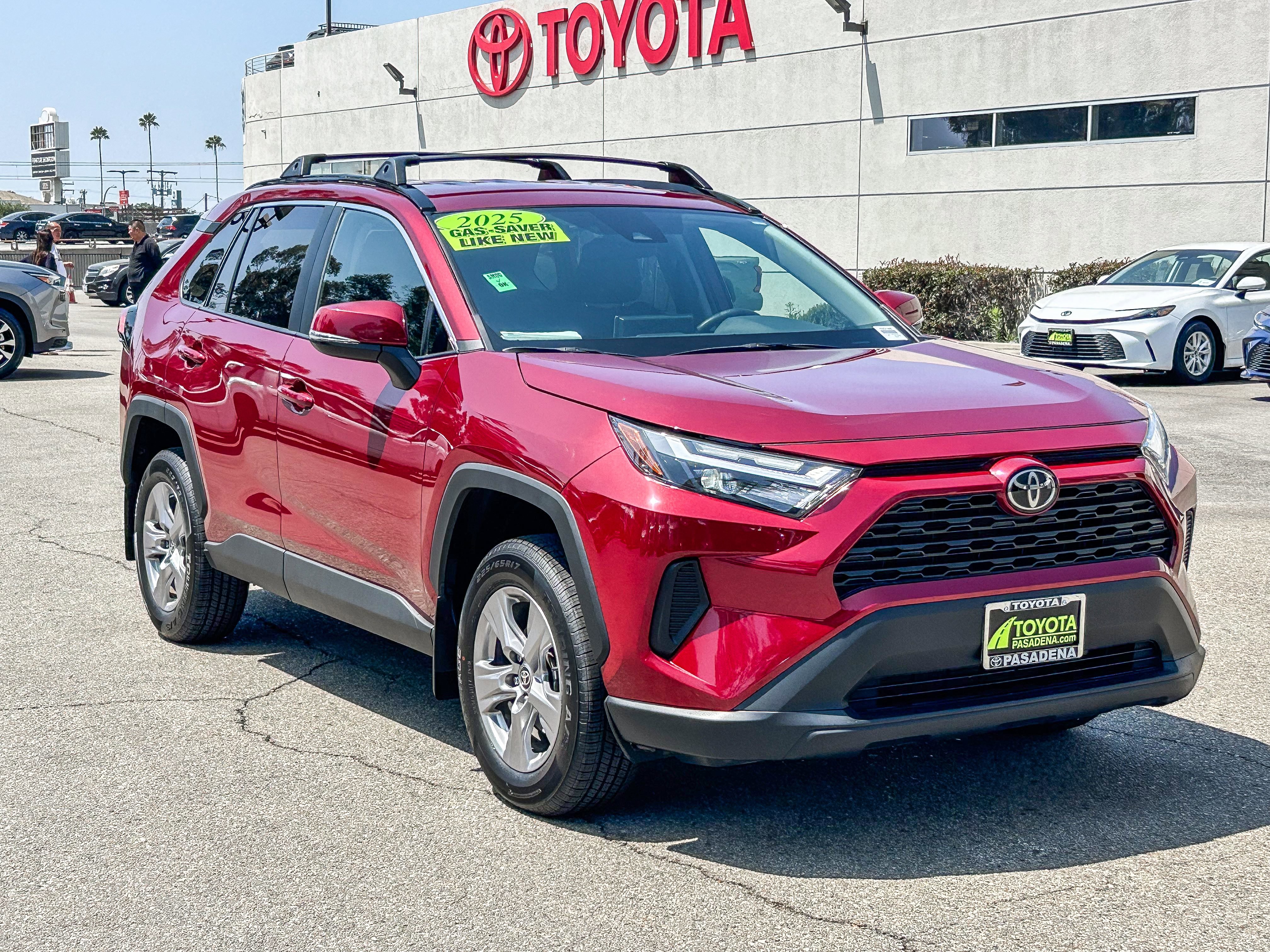 Used 2025 RUBY FLARE PEARL TOYOTA TRUCK XLE image 3