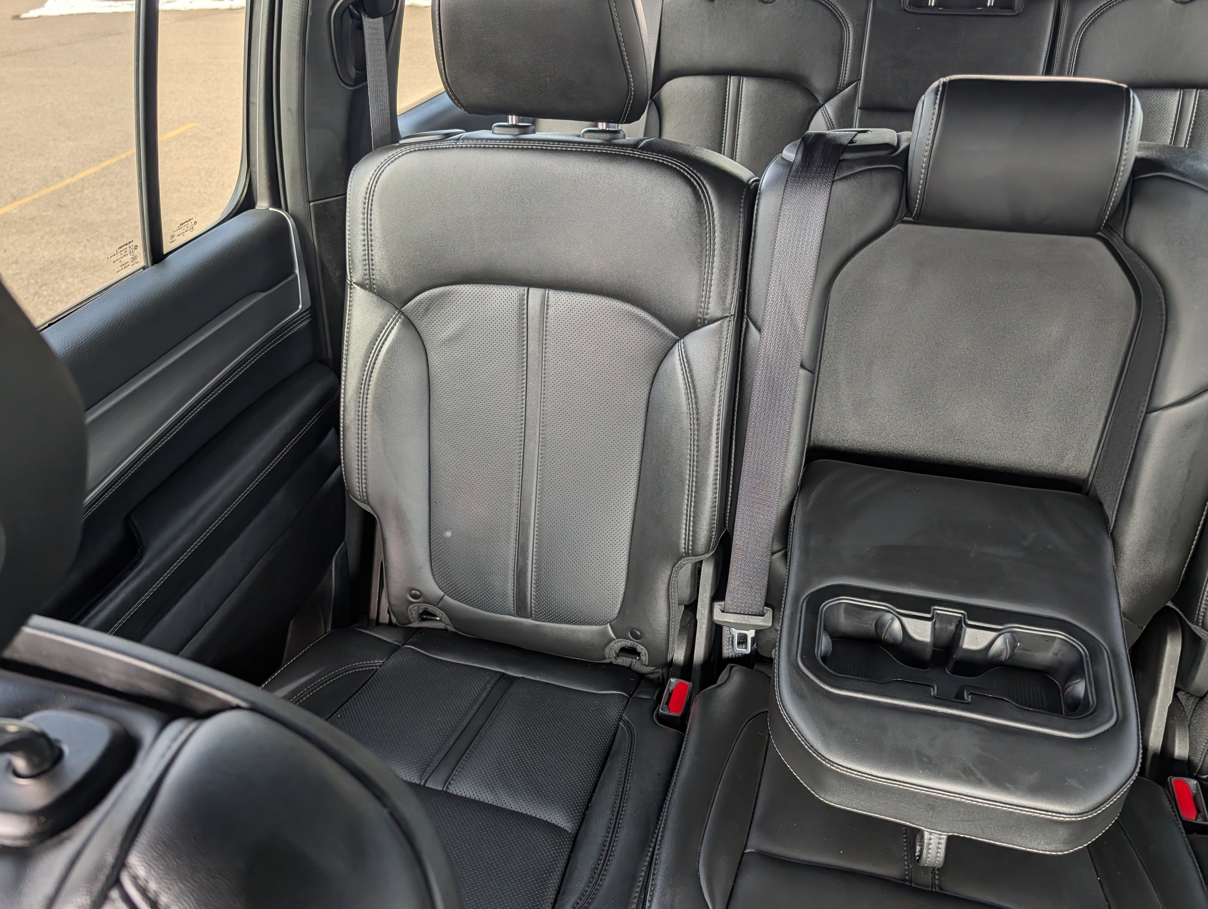 Used 2025 Diamond Black Crystal Pearlcoat Jeep 4WD image 12