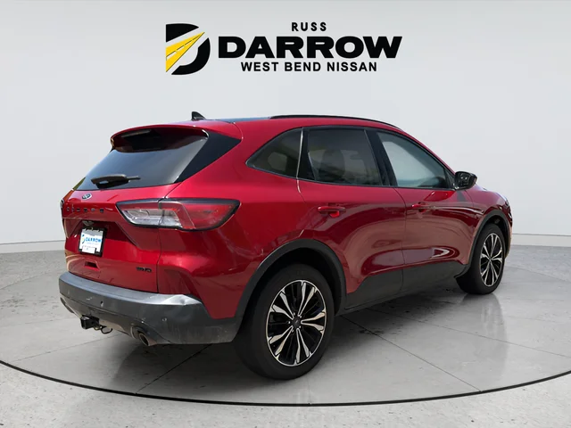Used 2022 Red Ford SEL image 5