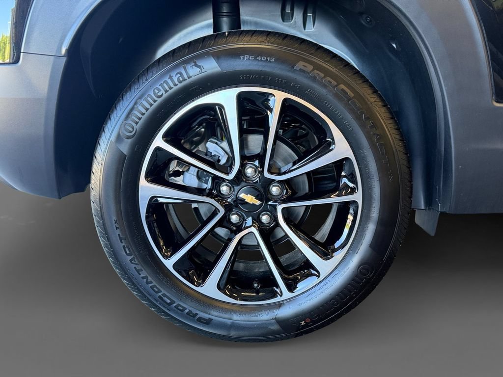 New 2026 Mosaic Black Metallic Chevrolet LT image 10