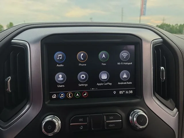 Used 2019 White GMC SLT image 22