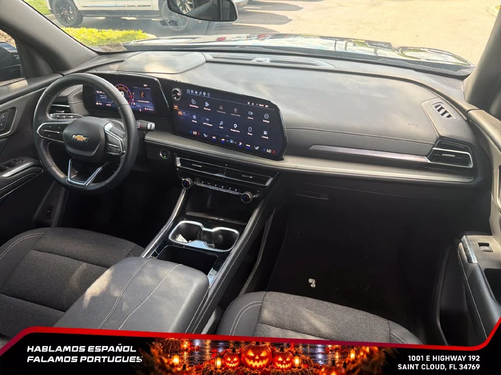 Used 2025 Mosaic Black Metallic Chevrolet LT image 27
