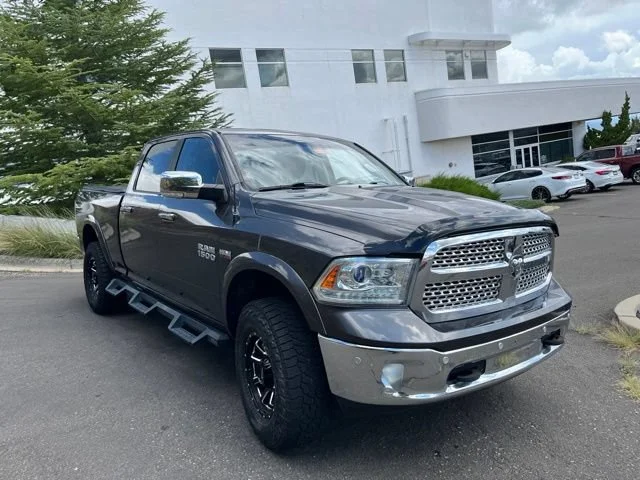 Used 2018 Granite Crystal Metallic Clearcoat Ram Laramie image 4
