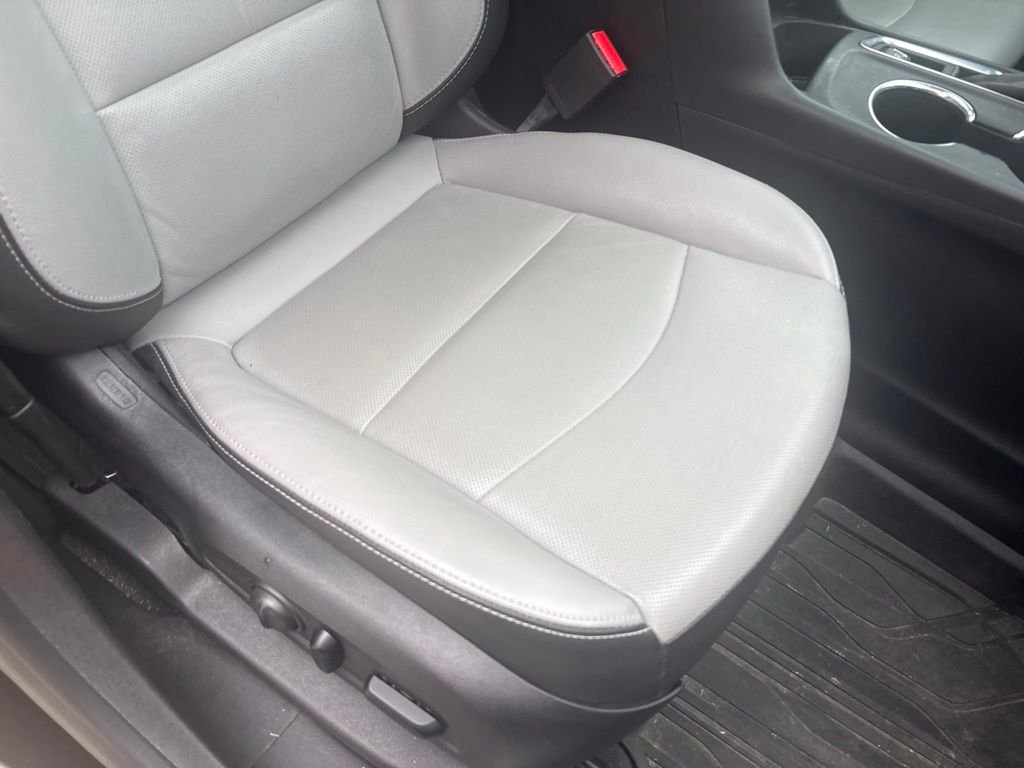 Used 2020 Midnight Blue Metallic Chevrolet Premier image 28
