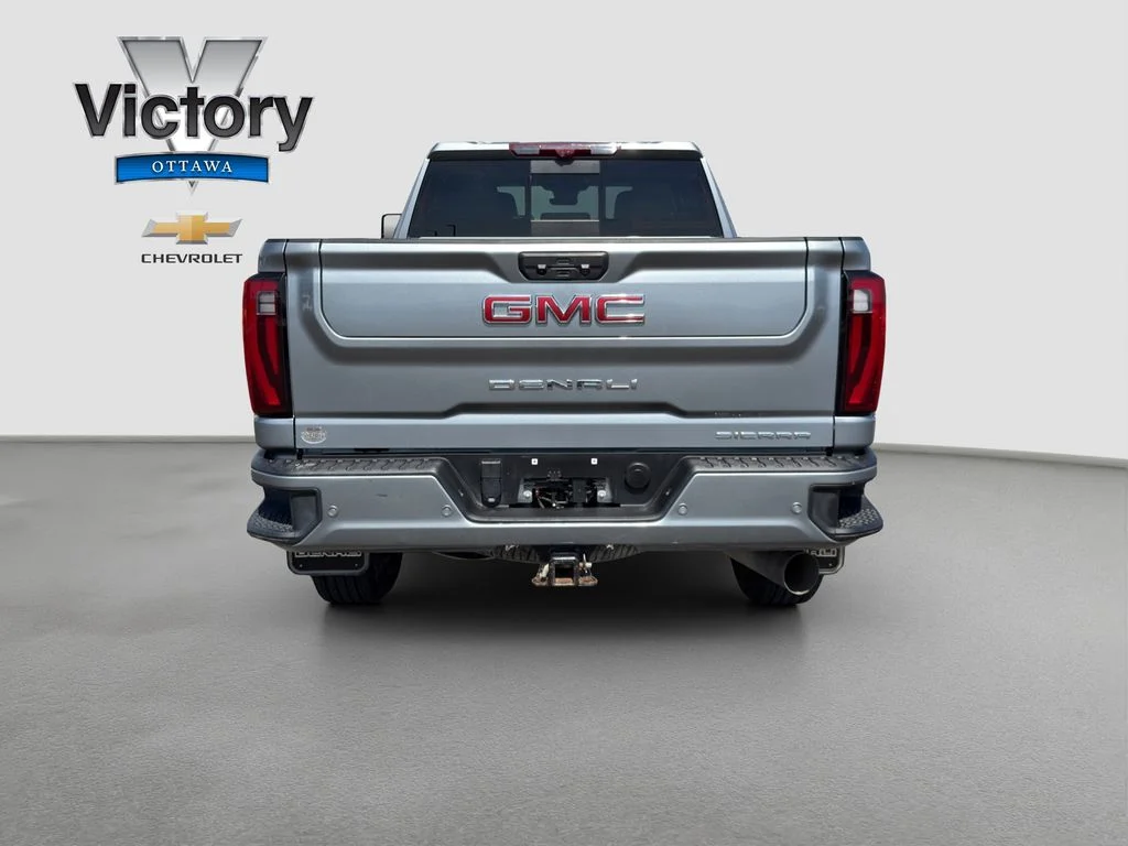 Used 2024 Silver GMC Denali image 5