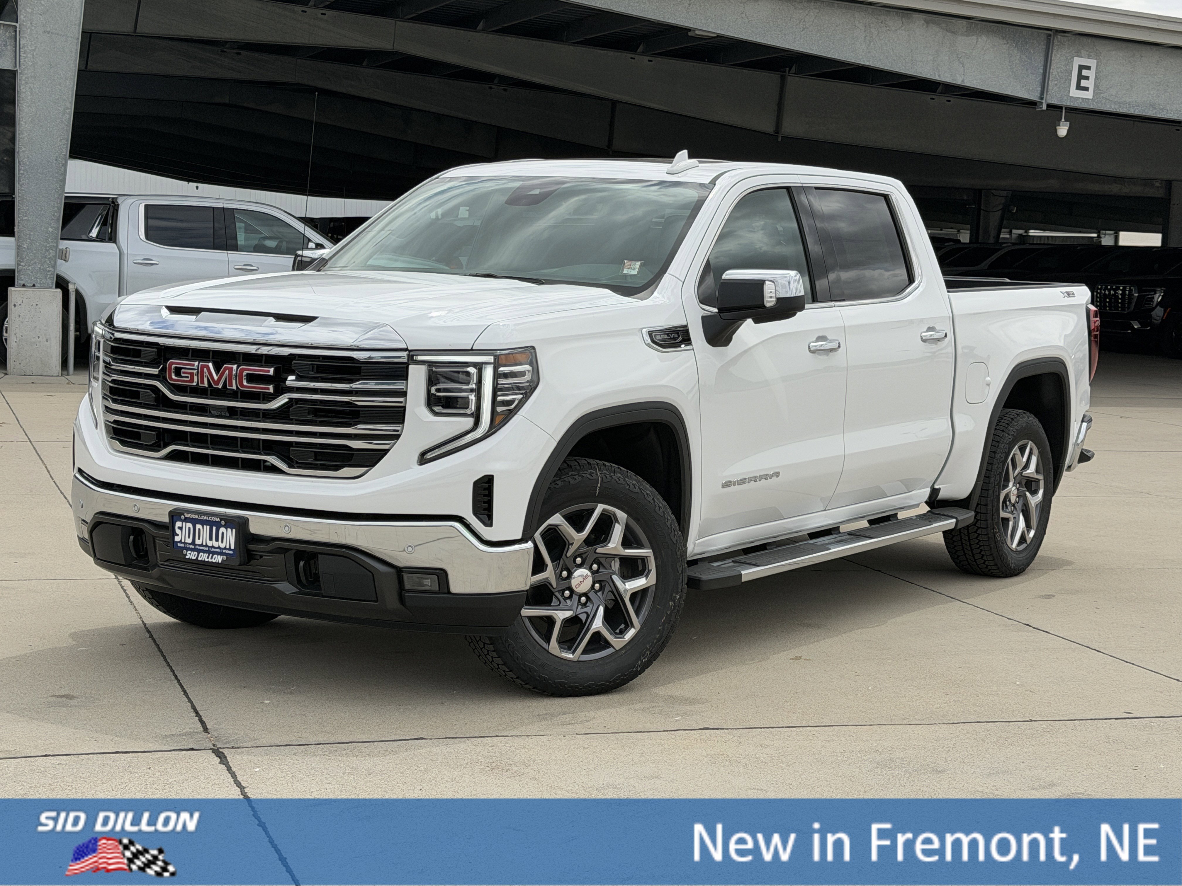 2026 GMC Sierra 4WD Crew Cab Short Box SLT's photo