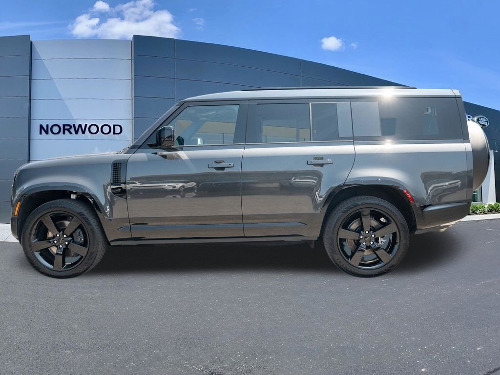 Used 2026 Gray Land Rover X-Dynamic SE image 7