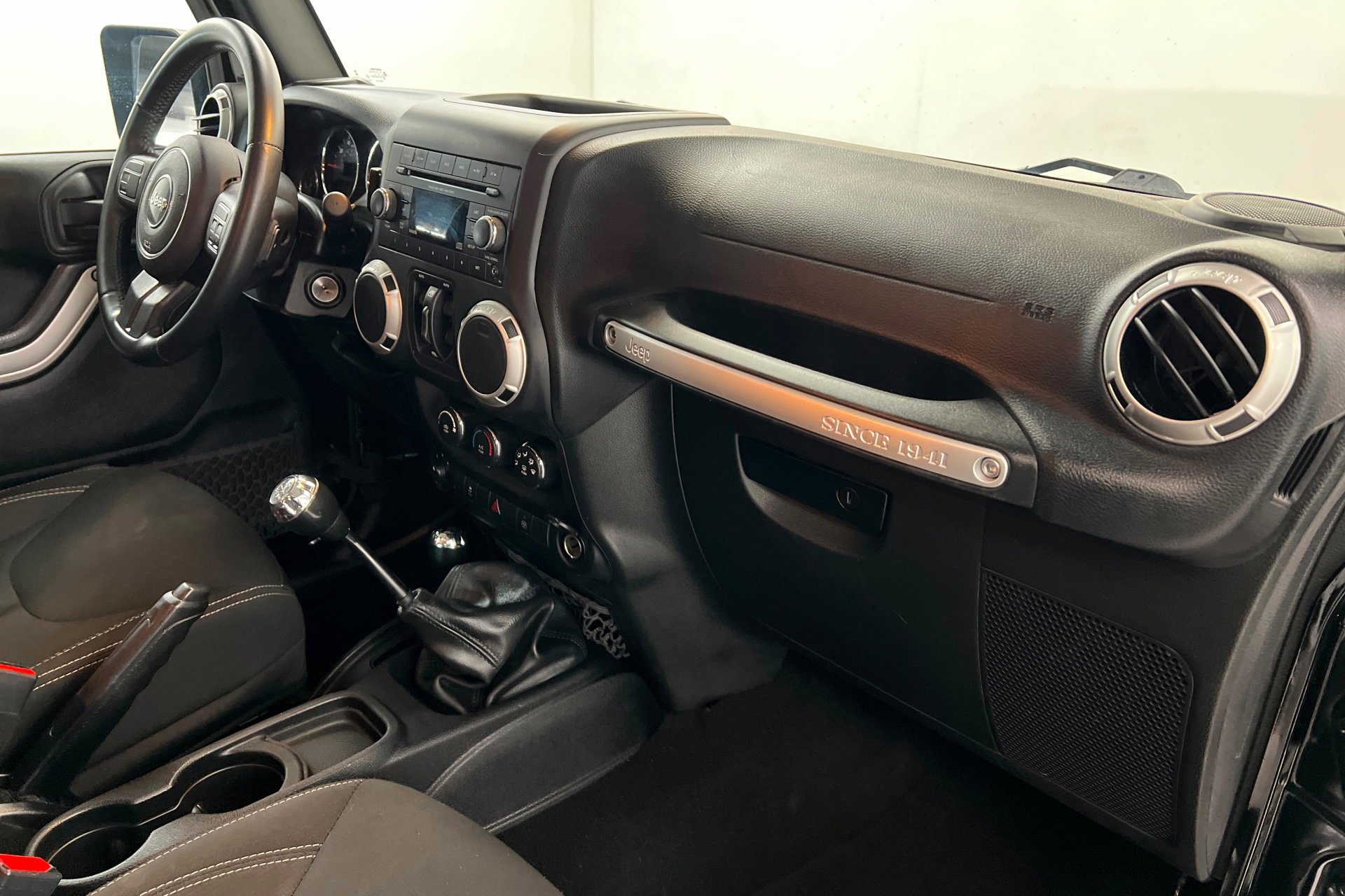 Used 2016 Black Clearcoat Jeep Rubicon image 25